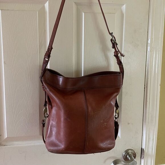 Boots & Saddle leather by Colonial leather tan bucket style shoulder bag. - Picture 1 of 9